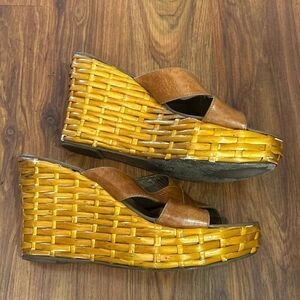 Charles Jourdan Paris rattan wedges size 5 (runs like a 6) brown